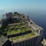 日本最古のマンションは軍艦島にある